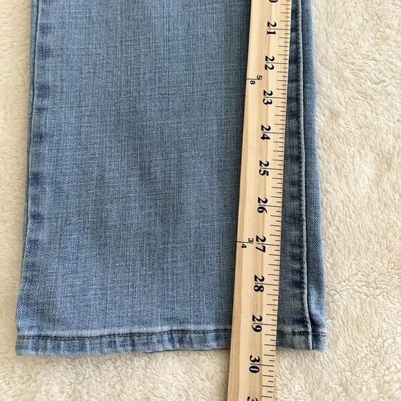 Levis Jeans Womens Plus Size 16W Classic Straight Light Denim Wash Streetwear - Picture 8 of 9